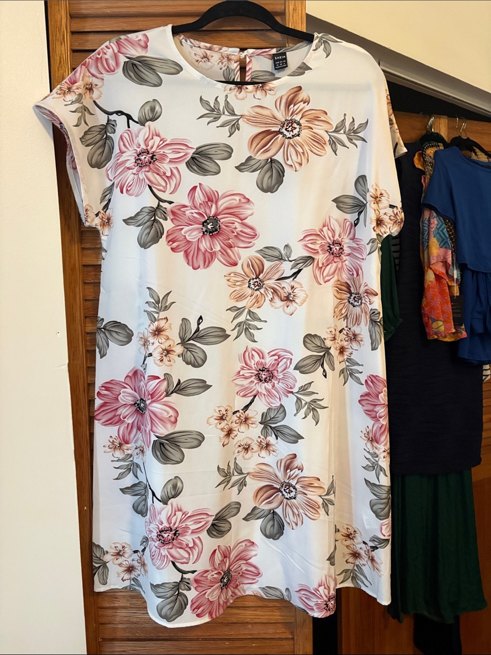 Floral Pink & Cream Short Sleeve Shift Dress - Picture 1 of 1